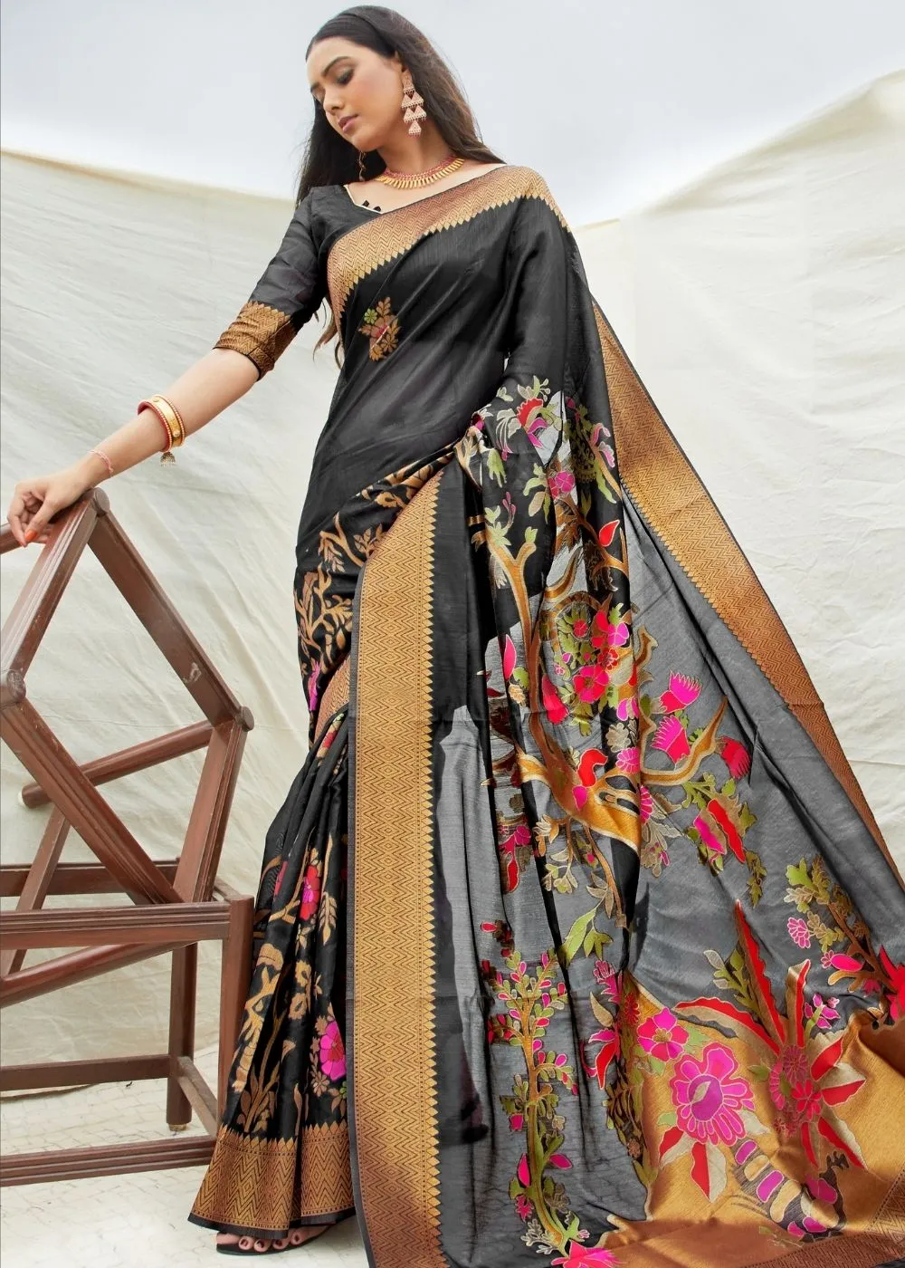 Black and Grey Handloom Woven Silk Saree