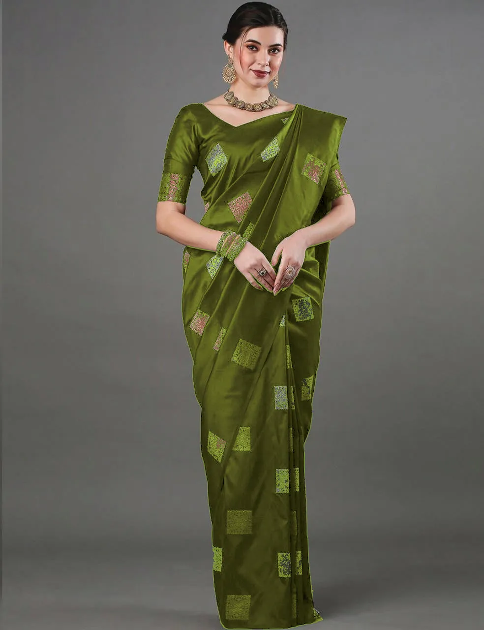 Eloquence Green Soft Silk Saree With Demure Blouse Piece