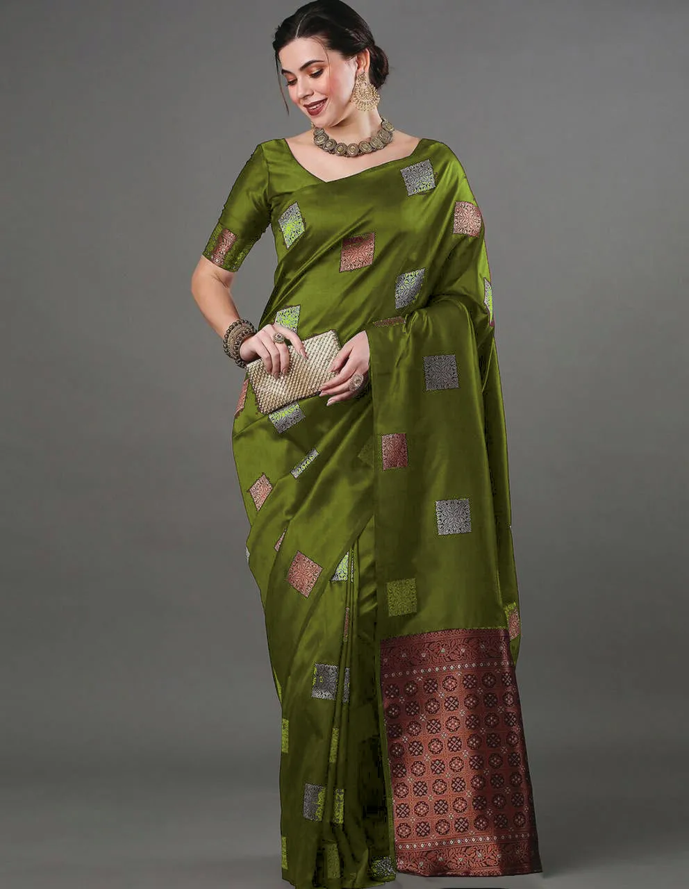 Eloquence Green Soft Silk Saree With Demure Blouse Piece