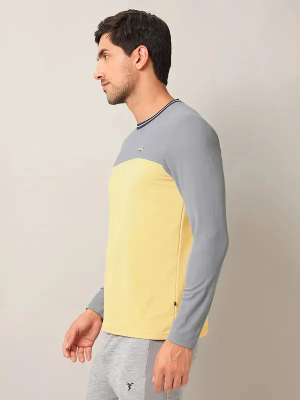 Men Colorblock Slim Fit Crew Neck T-shirt with MATPIQ