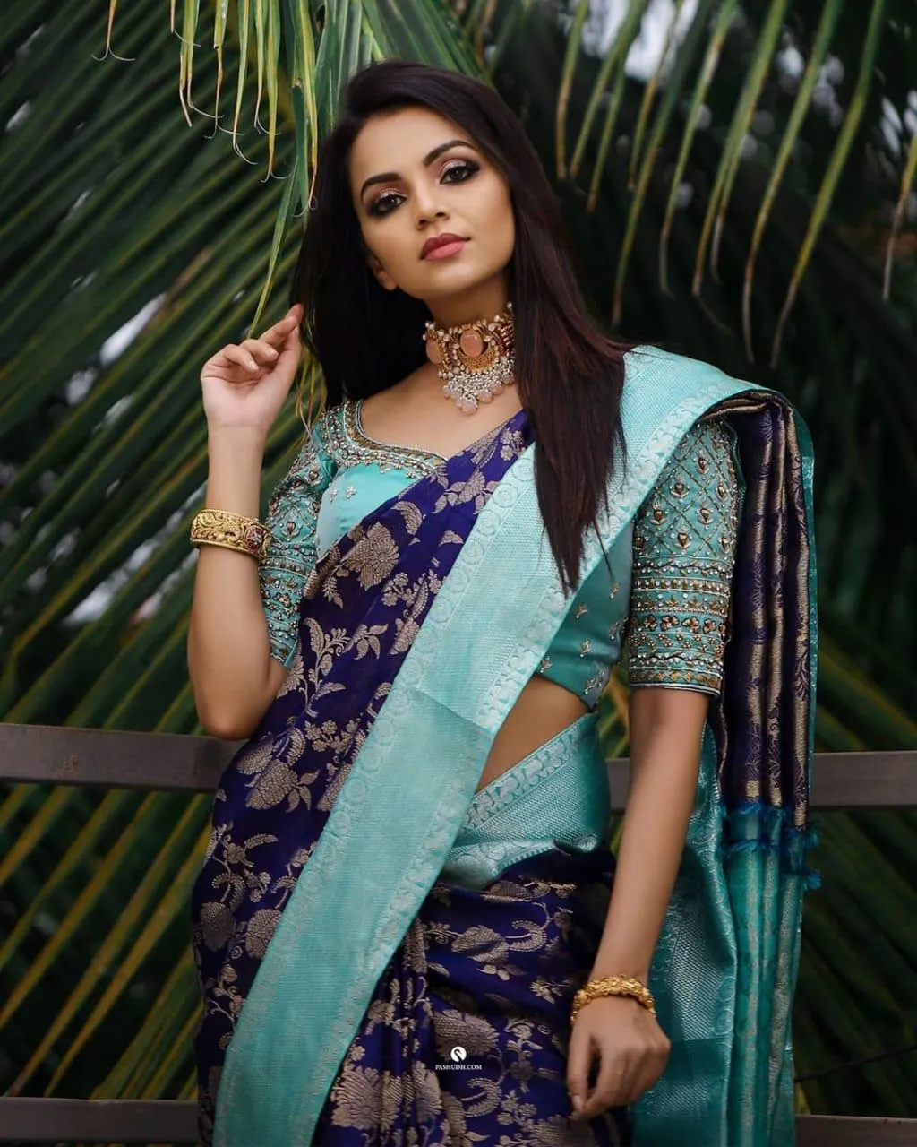 Splendiferous Blue Soft Silk Saree With Smart Blouse Piece